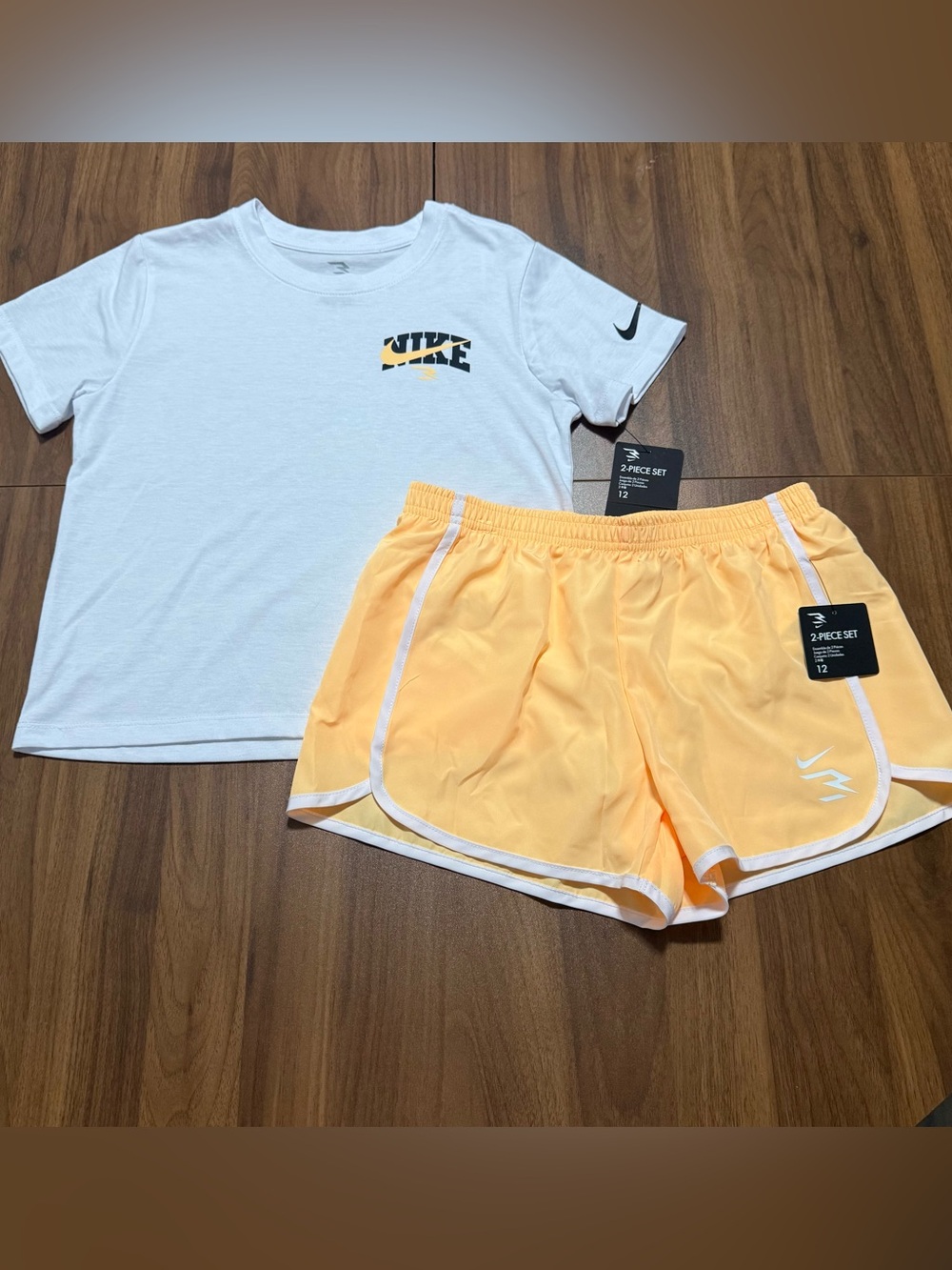 Nike Girls Outfit 2 Piece Matching Set Size 12 Shirt and Shorts New